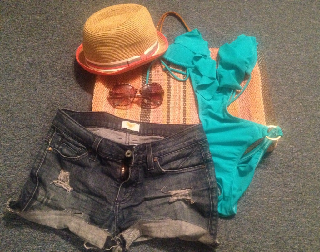 what to wear to the beach