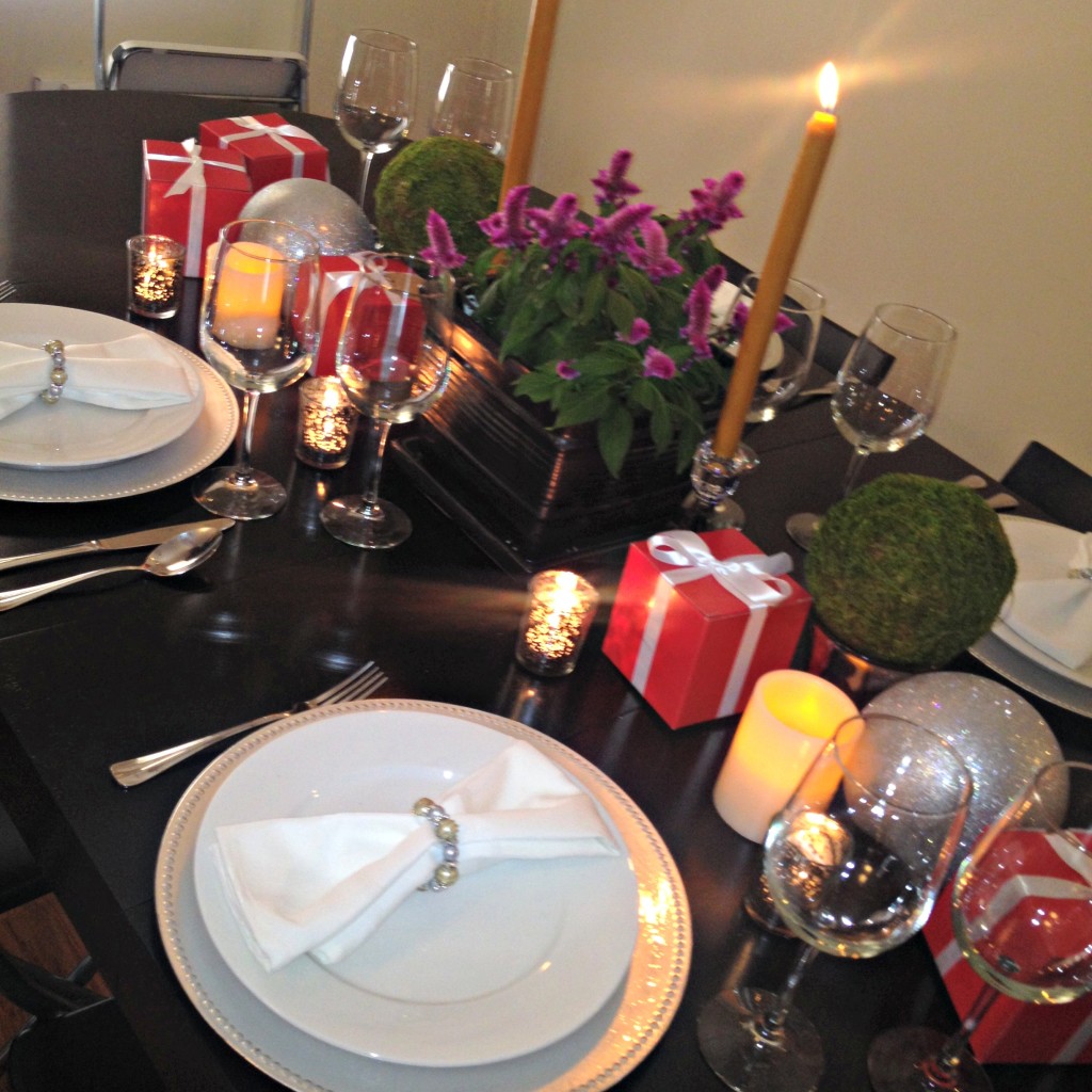 table setting, how to set a table, how to decorate a table for christmas