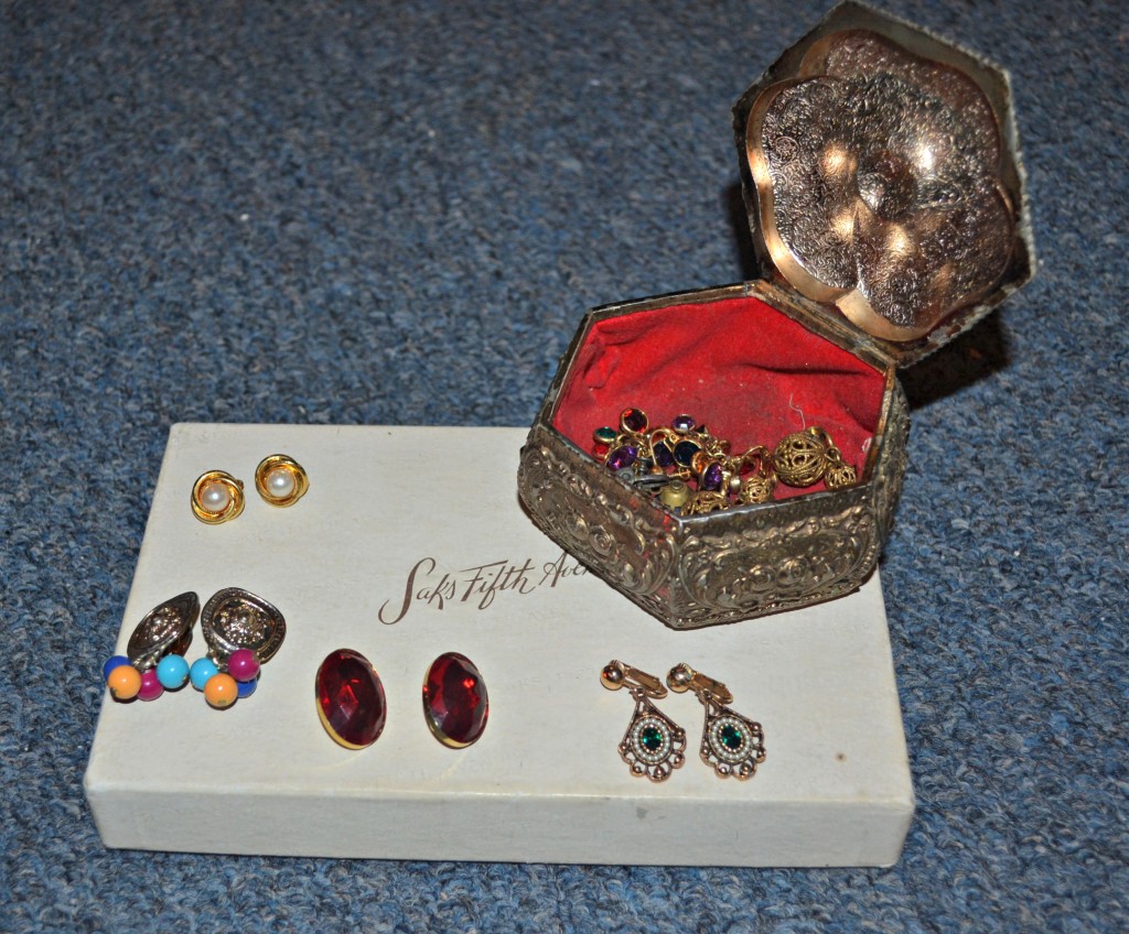 Thrifty Threads 365: vintage jewelry from my grandmother