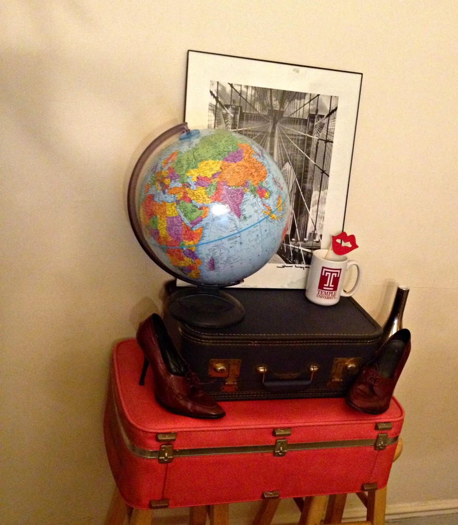 Decorating with suitcases, vintage suitcase