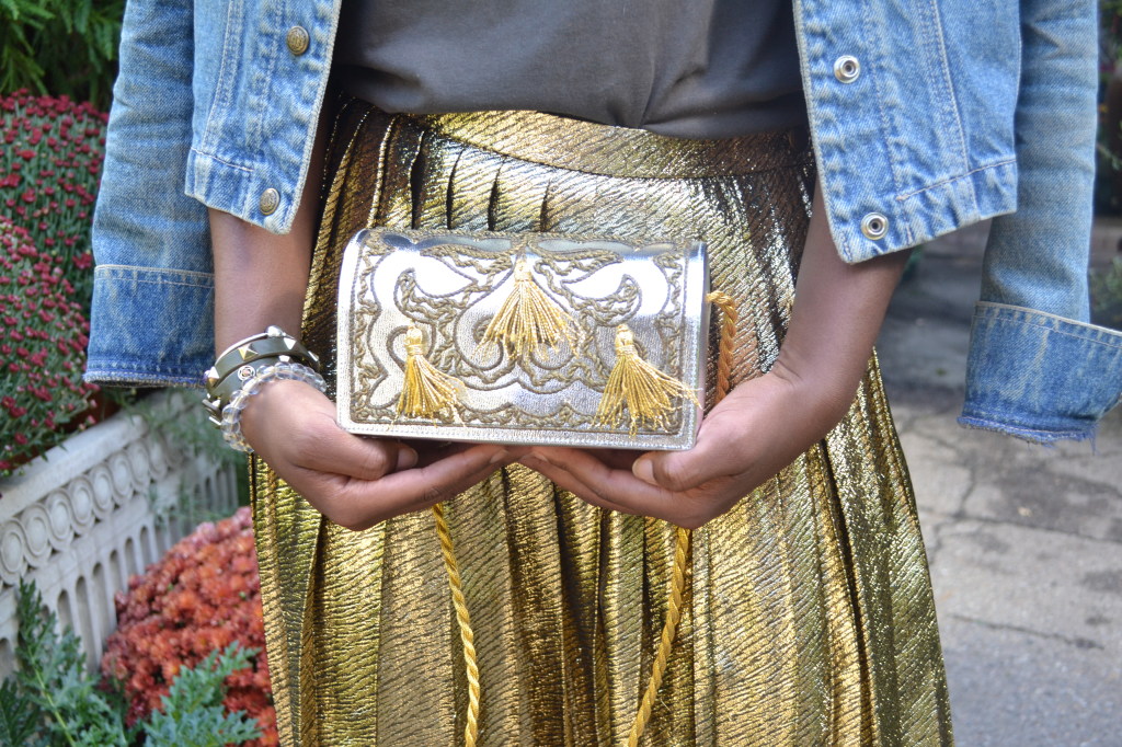 vintage-purse-tassle-purse-gold-vintage skirt-looking-fly-on-a-dime