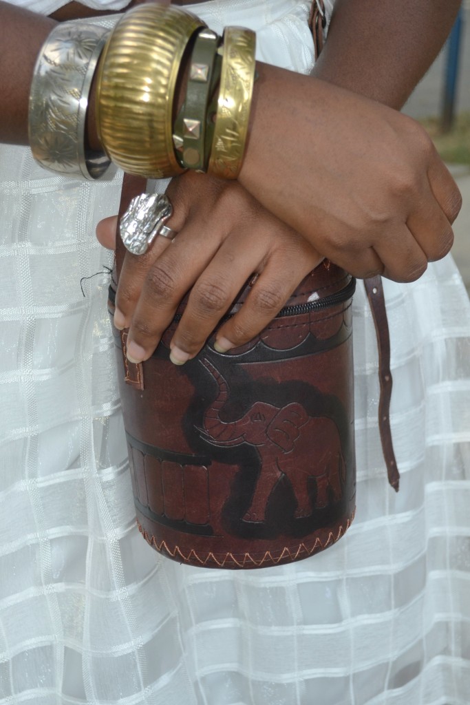 elephant-purse-bucket-purse-bangles-mixing-silver-and-gold-bangles
