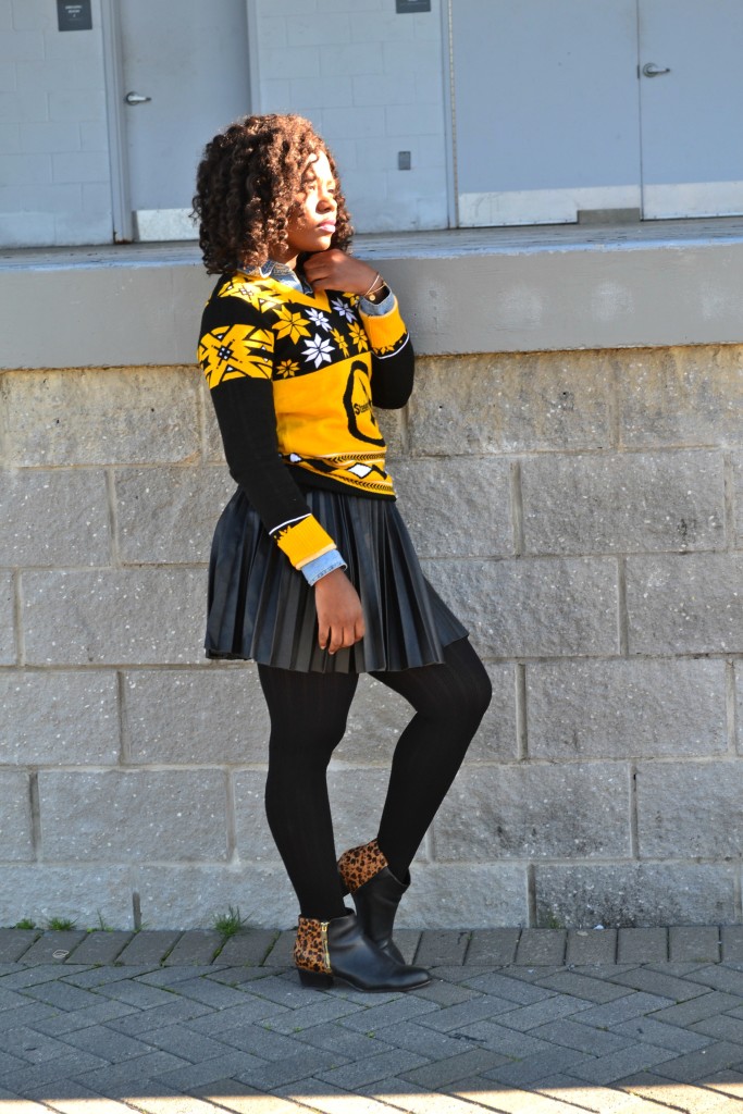 leopard-bootie-steelers-black-and-yellow-v-neck-sweater-game-day-outfit
