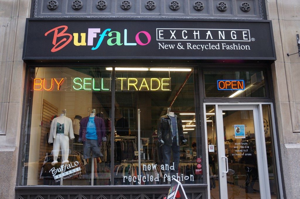 flare fænomen dør spejl Buffalo Exchange | Looking Fly on a Dime
